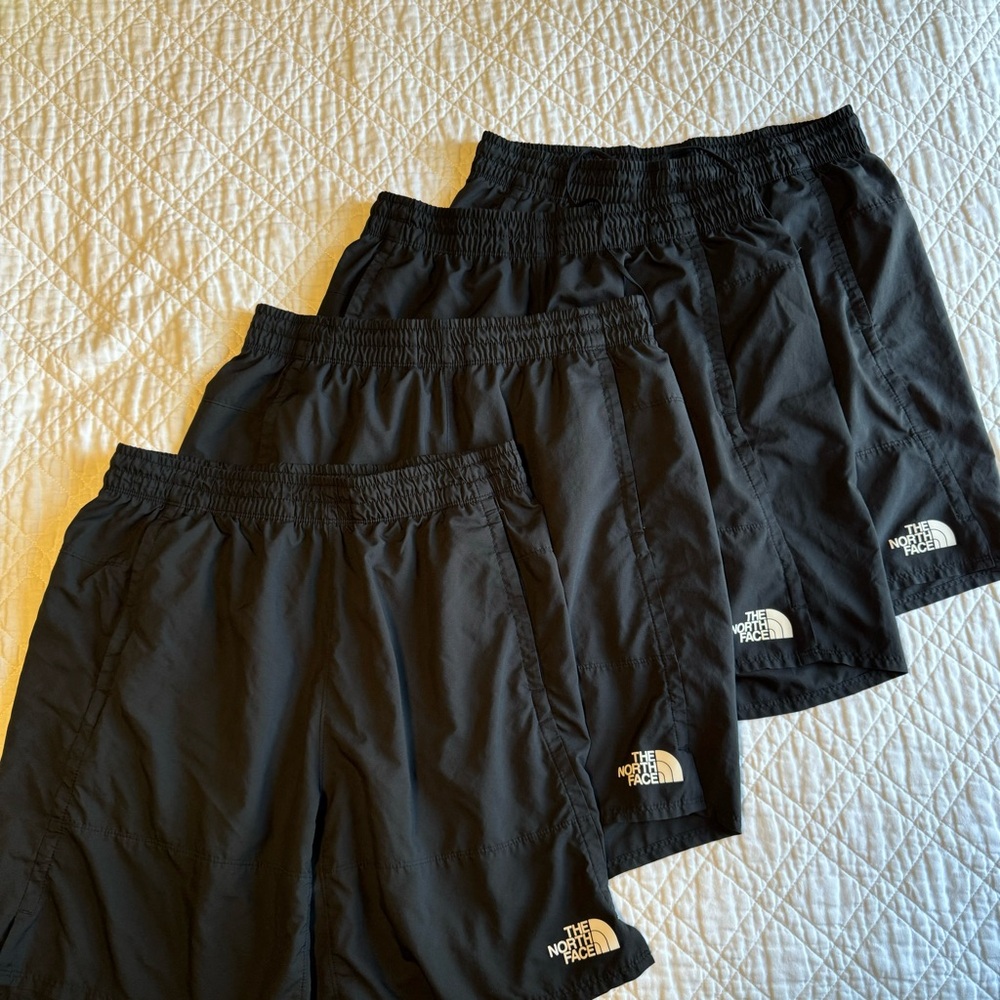 4 Pair of Men’s North Face Athletic Shorts Size Medium Baggy Long